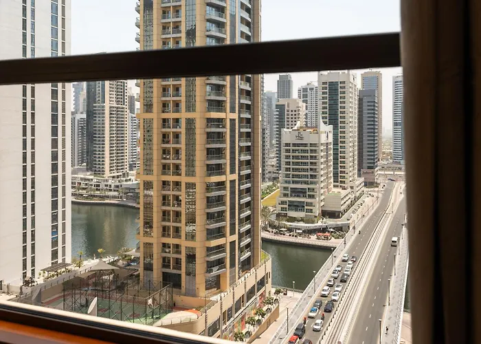 Spacious 5Br Apartment With Maid\'S Room On Jbr Beach - Prime Location, Steps From Shops, Dining & Entertainment - By Sunkissed Holiday Homes